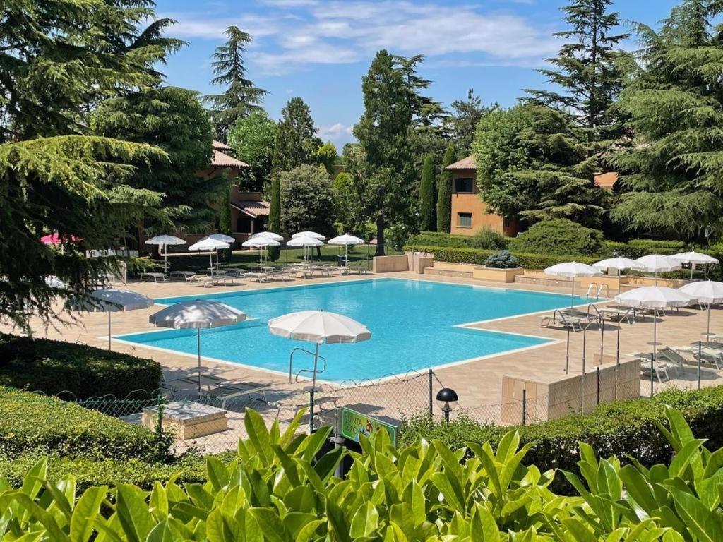 Апартаменты Casa Vittoria Sirmione Punta Gro Con Piscina Экстерьер фото