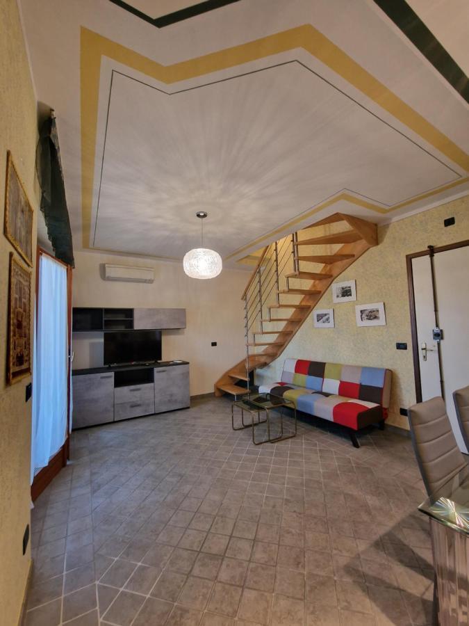 Апартаменты Casa Vittoria Sirmione Punta Gro Con Piscina Экстерьер фото