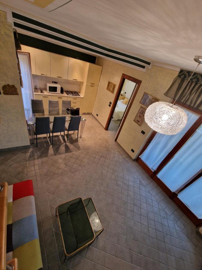 Апартаменты Casa Vittoria Sirmione Punta Gro Con Piscina Экстерьер фото